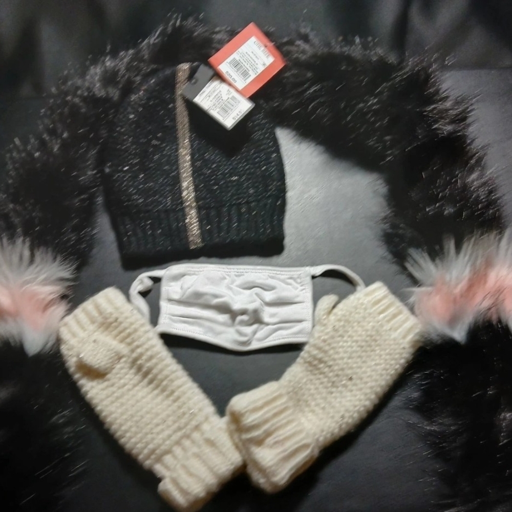 New With Tag White Mask &white Glove Black and White Winter Accessory Set